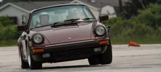 Illustration for article titled Driving a 911 at full tilt